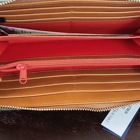 DISNEY DOONEY & BOURKE Christmas Holiday Wristlet Wallet Mickey Minnie NWT - Picture 7 of 7